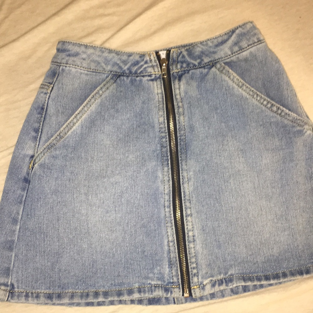 Kendall & Kylie high rise jean skirt